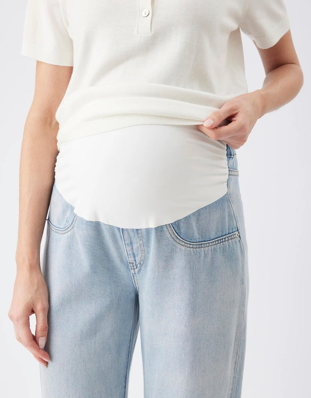 Billie over bump Jean