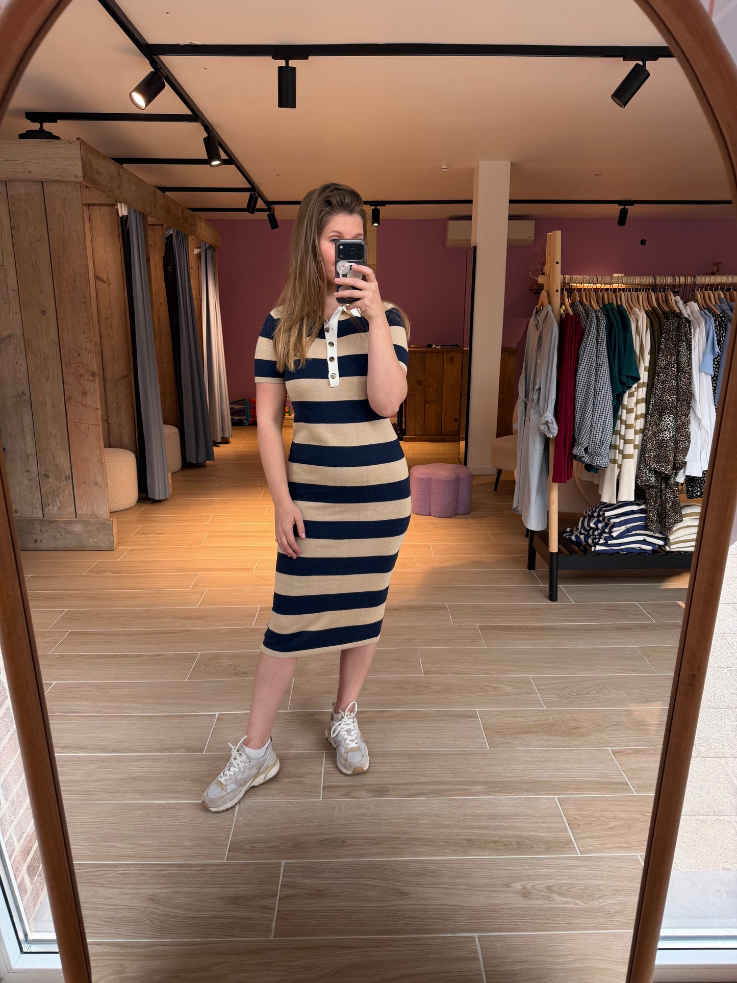 Dress stripe