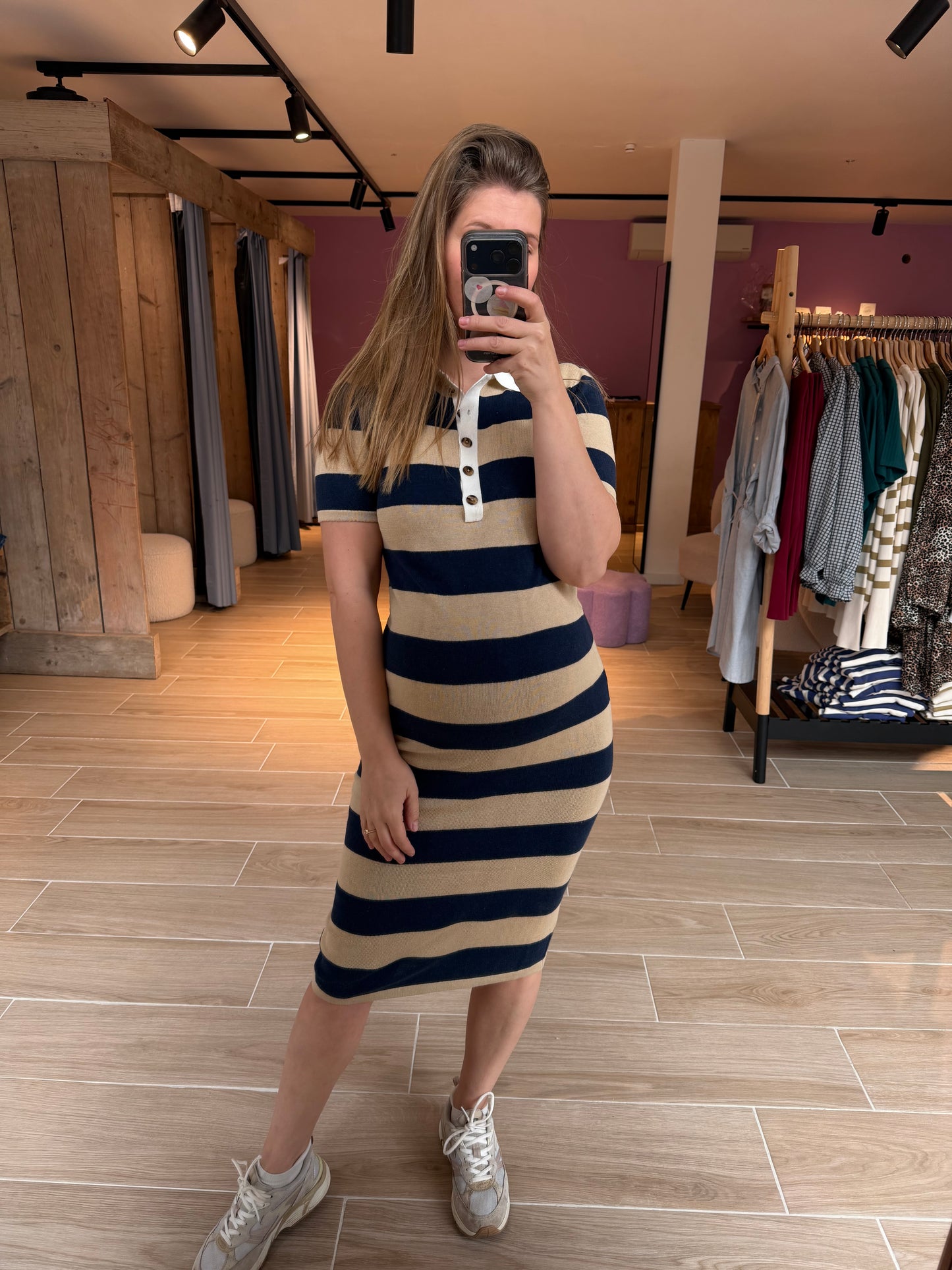 Dress stripe