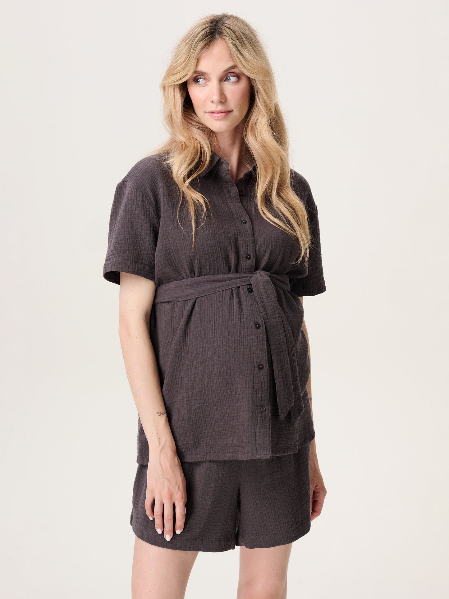Blouse nursing forged iron